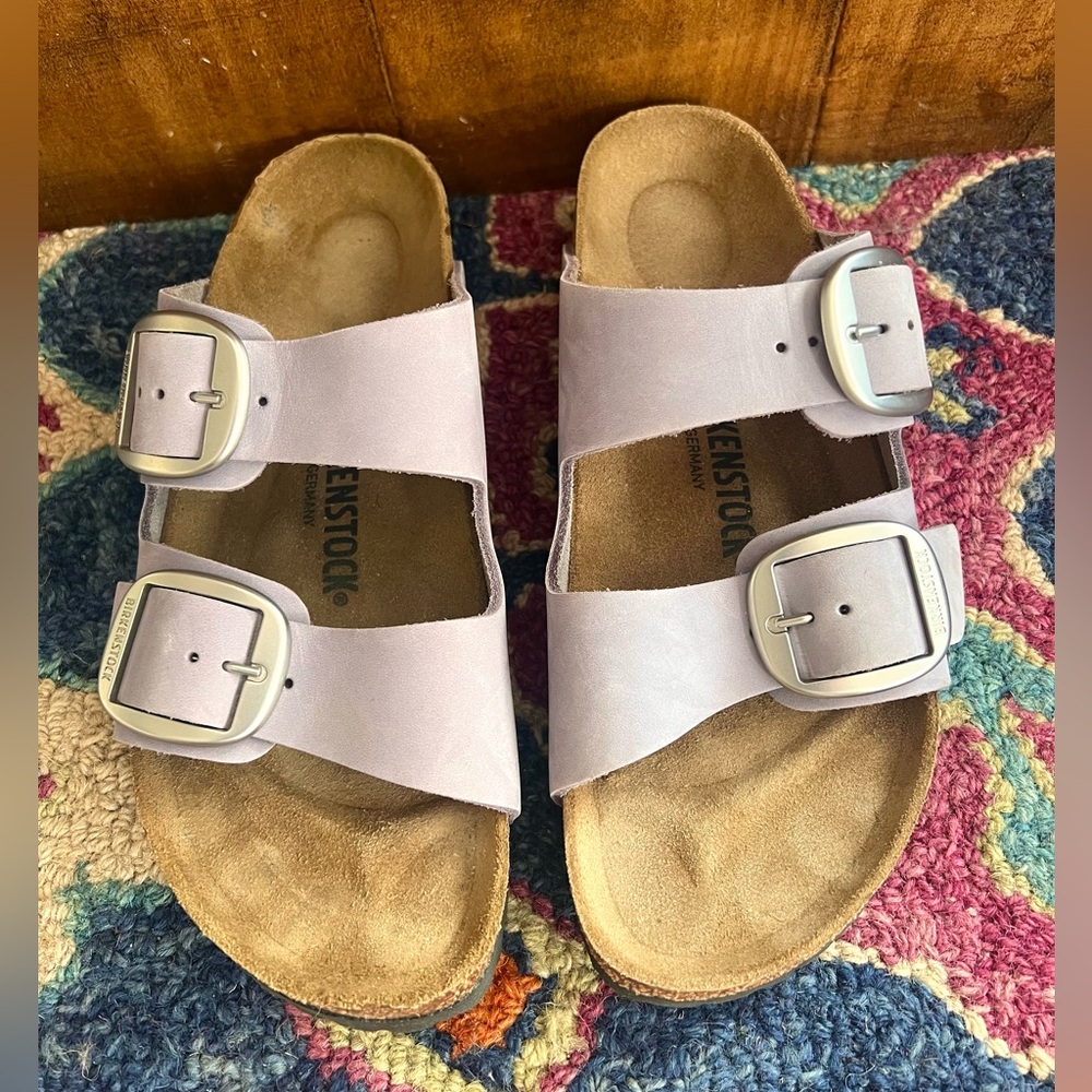 BIRKENSTOCK ARIZONA BIG BUCKLE SIZE 40 (9). Barely worn, excellent condition.